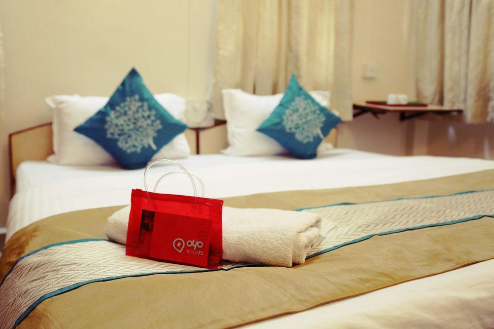 Oyo 946 Royce Studio Apartments Pune Exterior foto