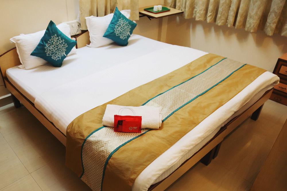 Oyo 946 Royce Studio Apartments Pune Exterior foto
